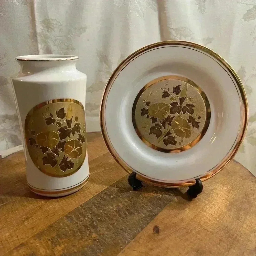 Chokin vase and plate inlaid with gold leaf, Japan, 1985.